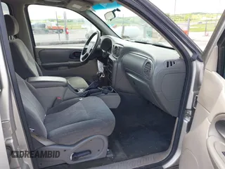 2004 Chevrolet TrailBlazer LS with VIN 1GNDT13S642294954, listed as a IAAI auction lot 42193858 with 125,677 mi miles and . Bid and sale history available at DreamBid. Image 5.