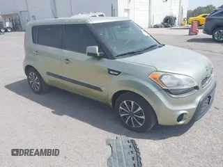 2013 Kia Soul with VIN KNDJT2A50D7589713, listed as a IAAI auction lot 41916888 with 240,486 mi miles. Bid and sale history available at carsss.com. Image 1.