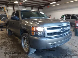 2007 Chevrolet Silverado 1500 Work Truck with VIN 2GCEC19C771599896, listed as a IAAI auction lot 41992728 with 215,375 mi miles and . Bid and sale history available at DreamBid. Image 1.