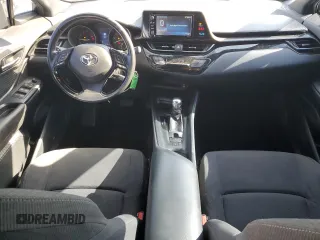 2018 Toyota C-HR XLE z VIN NMTKHMBX7JR052600, wystawiony jako Copart lot #58599785 z przebiegiem 71 144 mil mil oraz Szkoda całkowita • Salvage title. Historia ofert i sprzedaży dostępna na DreamBid. Obrazek 8.