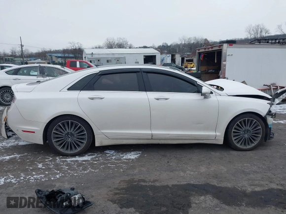 2014 Lincoln MKZ with VIN 3LN6L2J99ER819229, listed as a IAAI auction lot 41005075 with Not Provided miles. Bid and sale history available at carsss.com. Image 13.