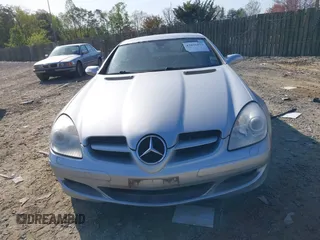 2007 Mercedes-Benz SLK 350 с VIN WDBWK56FX7F142388, выставлен на аукционе IAAI как лот 42076577 с пробегом 77 856 миль миль и . История ставок и продаж доступна на DreamBid. Изображение 6.