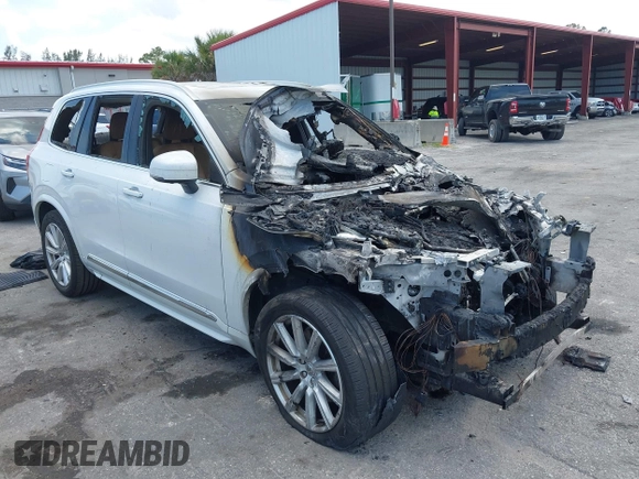 2016 Volvo XC90 T6 Inscription with VIN YV4A22PLXG1018954, listed as a IAAI auction lot 42301333 with Not provided miles and . Bid and sale history available at DreamBid. Image 12.