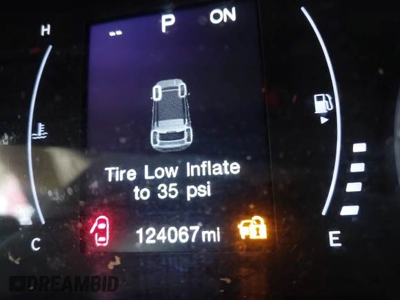 2018 Jeep Renegade Latitude with VIN ZACCJABB8JPJ55645, listed as a IAAI auction lot 42071695 with 124,067 mi miles. Bid and sale history available at carsss.com. Image 15.