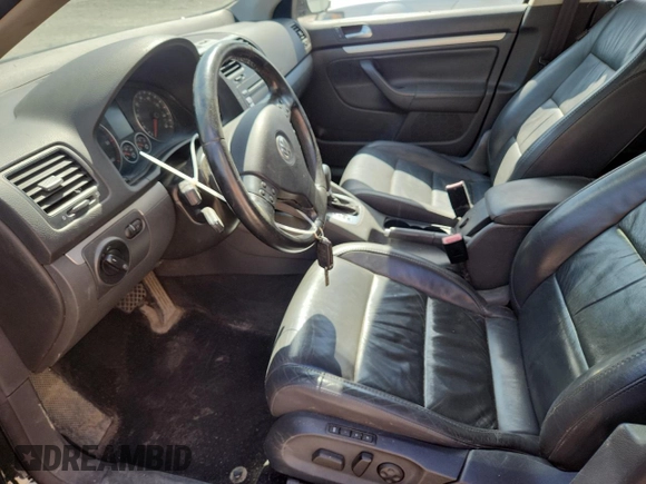 2006 Volkswagen Jetta 1.9L TDI z VIN 3VWDT71K46M043065, wystawiony jako Copart lot #62080885 z przebiegiem 279 917 mil mil oraz Nie do naprawy • Non repairable. Historia ofert i sprzedaży dostępna na DreamBid. Obrazek 7.