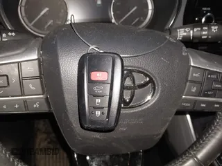 2022 Toyota Highlander Platinum z VIN 5TDFZRBH5NS203414, wystawiony jako IAAI lot #41376200 z przebiegiem 40 876 mil mil oraz . Historia ofert i sprzedaży dostępna na DreamBid. Obrazek 11.