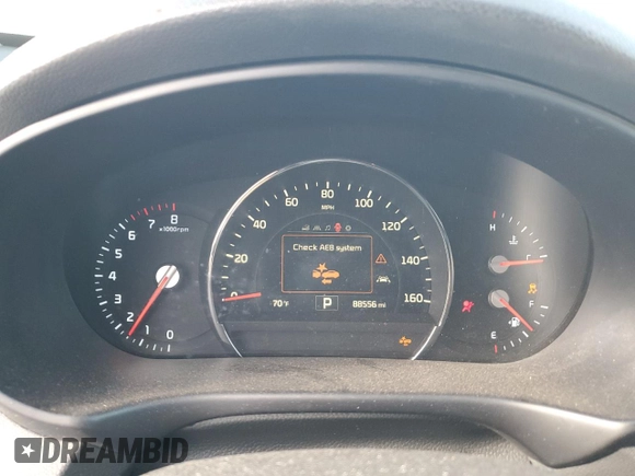 2017 Kia Sorento LX z VIN 5XYPG4A31HG240884, wystawiony jako Copart lot #52142315 z przebiegiem 88 556 mil mil oraz Szkoda całkowita • Salvage title. Historia ofert i sprzedaży dostępna na DreamBid. Obrazek 9.