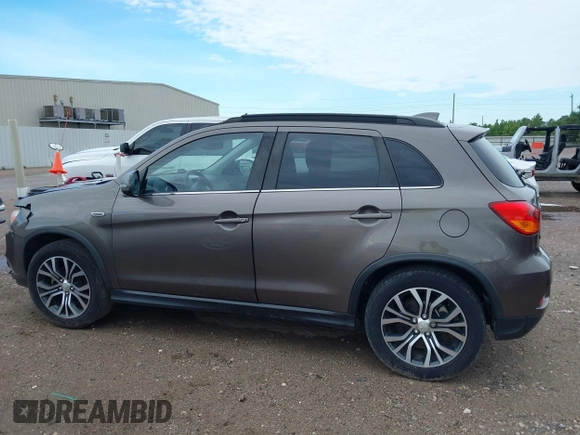 2018 Mitsubishi Outlander SEL z VIN JA4AP4AW4JU018385, wystawiony jako IAAI lot #42460235 z przebiegiem 83 910 mil mil oraz . Historia ofert i sprzedaży dostępna na DreamBid. Obrazek 14.