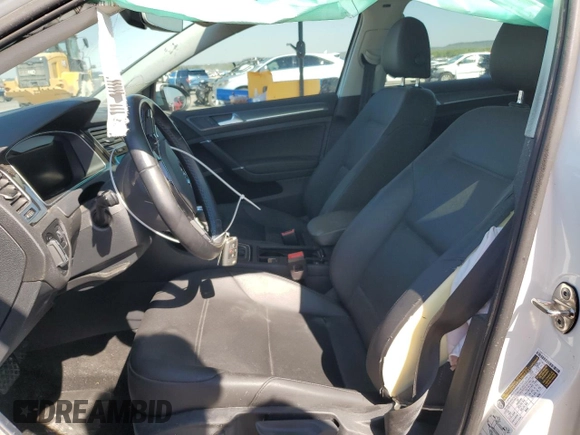 2019 Volkswagen Golf SEL Premium с VIN WVWPR7AU1KW910142, выставлен на аукционе Copart как лот 70452434 с пробегом 35 702 миль миль и Списание • Salvage title. История ставок и продаж доступна на DreamBid. Изображение 7.