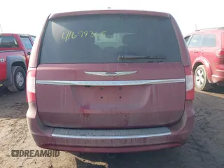 2013 Chrysler Town & Country Touring z VIN 2C4RC1BG0DR684199, wystawiony jako IAAI lot #41679365 z przebiegiem 115 607 mil mil oraz . Historia ofert i sprzedaży dostępna na DreamBid. Obrazek 16.