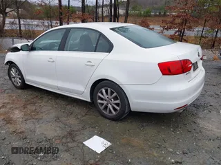 2013 Volkswagen Jetta SE with VIN 3VWDX7AJ2DM384537, listed as a IAAI auction lot 41548219 with 86,172 mi miles and . Bid and sale history available at DreamBid. Image 3.