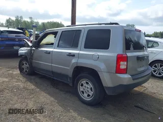 2017 Jeep Patriot Sport z VIN 1C4NJPBB8HD202955, wystawiony jako IAAI lot #42268714 z przebiegiem Nie podano mil oraz . Historia ofert i sprzedaży dostępna na DreamBid. Obrazek 3.