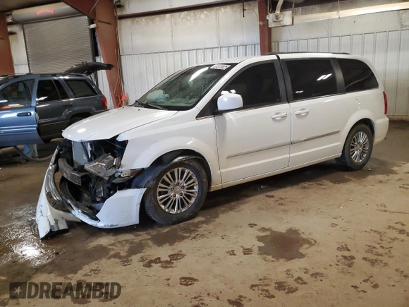 2015 Chrysler Town & Country Touring with VIN 2C4RC1BG4FR673211, listed as a Copart auction lot 51373025 with 142,501 mi miles and Clean Title. Bid and sale history available at carsss.com. Image 1.