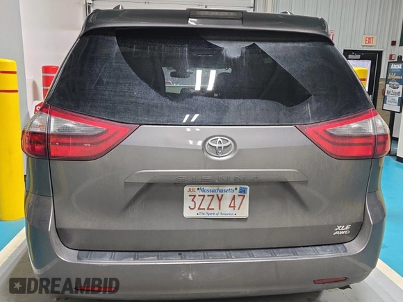 2020 Toyota Sienna XLE with VIN 5TDDZ3DC4LS229943, listed as a IAAI auction lot 42229681 with 100,546 mi miles and . Bid and sale history available at DreamBid. Image 6.