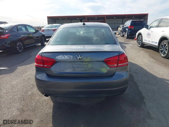 2014 Volkswagen Passat SE w/Sunroof with VIN 1VWBT7A34EC118525, listed as a IAAI auction lot 41653118 with 124,832 mi miles. Bid and sale history available at carsss.com. Image 16.