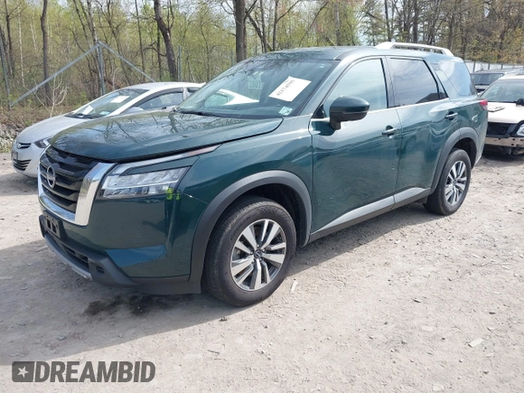 2024 Nissan Pathfinder SL z VIN 5N1DR3CC7RC294826, wystawiony jako IAAI lot #42174595 z przebiegiem 16 002 mil mil oraz . Historia ofert i sprzedaży dostępna na DreamBid. Obrazek 2.