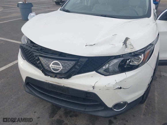 2018 Nissan Rogue Sport S with VIN JN1BJ1CR0JW284124, listed as a IAAI auction lot 41505481 with 61,120 mi miles. Bid and sale history available at carsss.com. Image 6.