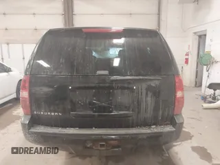 2008 Chevrolet Suburban Commercial with VIN 3GNGK26KX8G149169, listed as a IAAI auction lot 41469910 with 101,612 mi miles. Bid and sale history available at carsss.com. Image 16.