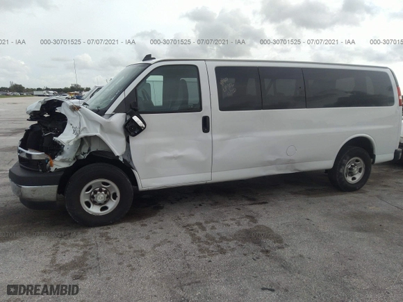 2019 Chevrolet Express Passenger LT with VIN 1GAZGPFG2K1247624, listed as a IAAI auction lot 30701525 with 22,150 mi miles. Bid and sale history available at carsss.com. Image 6.