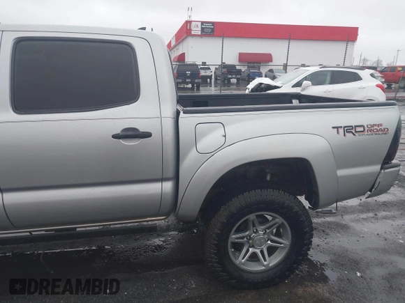 2014 Toyota Tacoma with VIN 3TMLU4EN2EM161239, listed as a IAAI auction lot 41536944 with 136,299 mi miles. Bid and sale history available at carsss.com. Image 20.
