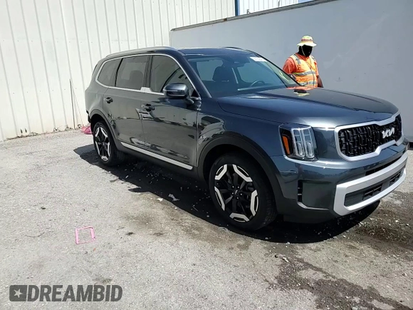 2024 Kia Telluride EX with VIN 5XYP34GC1RG552451, listed as a Copart auction lot 56739845 with 9,103 mi miles and Salvage title. Bid and sale history available at DreamBid. Image 15.