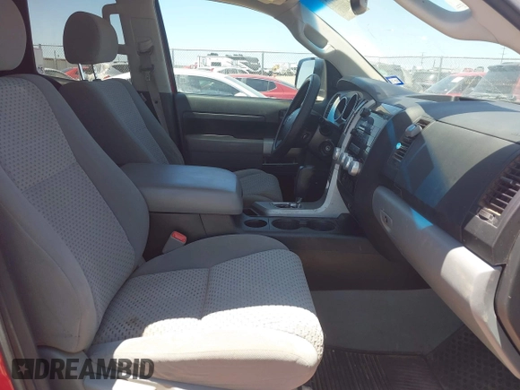 2008 Toyota Tundra z VIN 5TFBV54128X080074, wystawiony jako IAAI lot #42227681 z przebiegiem 176 042 mil mil oraz . Historia ofert i sprzedaży dostępna na DreamBid. Obrazek 5.