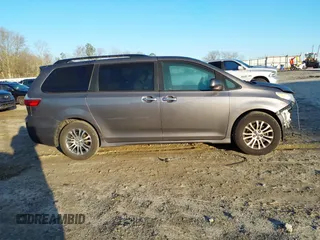 2020 Toyota Sienna XLE Auto Access Seat with VIN 5TDYZ3DC9LS036771, listed as a IAAI auction lot 41780540 with 151,745 mi miles. Bid and sale history available at carsss.com. Image 13.