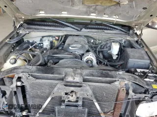 2002 Chevrolet Silverado 1500 LS with VIN 1GCEK19T82E298046, listed as a Copart auction lot 52758135 with 179,594 mi miles and Salvage Title. Bid and sale history available at DreamBid. Image 11.