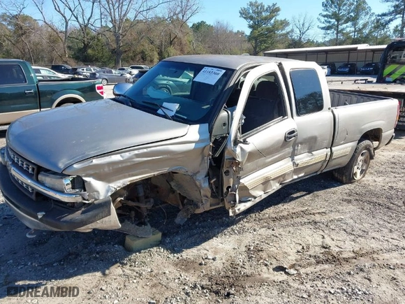 2001 Chevrolet Silverado 1500 LS with VIN 1GCEK19T21E120499, listed as a IAAI auction lot 41183360 with 367,413 mi miles. Bid and sale history available at carsss.com. Image 2.