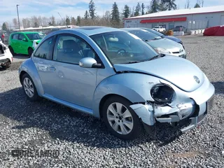 2010 Volkswagen Beetle with VIN 3VWRG3AG4AM016018, listed as a IAAI auction lot 41873044 with 33,263 mi miles and . Bid and sale history available at DreamBid. Image 1.