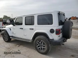 2024 Jeep Wrangler Sahara z VIN 1C4PJXEG8RW264328, wystawiony jako Copart lot #57106615 z przebiegiem 14 890 mil mil oraz Szkoda całkowita • Salvage title. Historia ofert i sprzedaży dostępna na DreamBid. Obrazek 2.