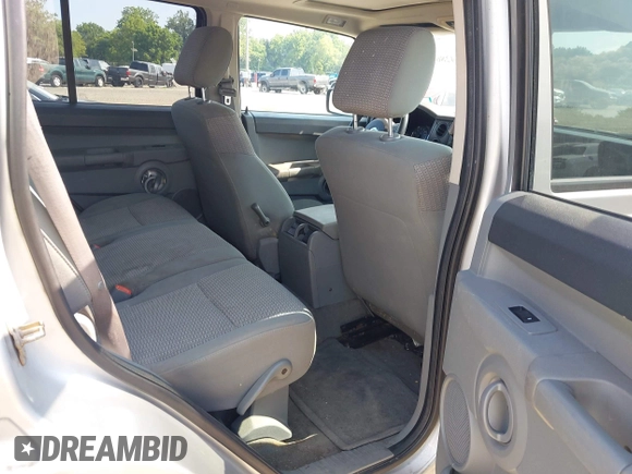 2006 Jeep Commander z VIN 1J8HG48K76C337700, wystawiony jako IAAI lot #42869420 z przebiegiem 193 609 mil mil oraz . Historia ofert i sprzedaży dostępna na DreamBid. Obrazek 8.