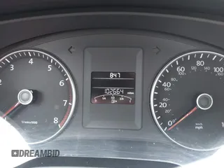 2012 Volkswagen Jetta SE z VIN 3VWDP7AJ5CM461691, wystawiony jako IAAI lot #42237130 z przebiegiem 102 664 mil mil oraz . Historia ofert i sprzedaży dostępna na DreamBid. Obrazek 7.