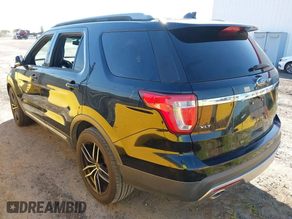 2016 Ford Explorer XLT with VIN 1FM5K7DH5GGC34303, listed as a IAAI auction lot 41776795 with 71,375 mi miles. Bid and sale history available at carsss.com. Image 3.