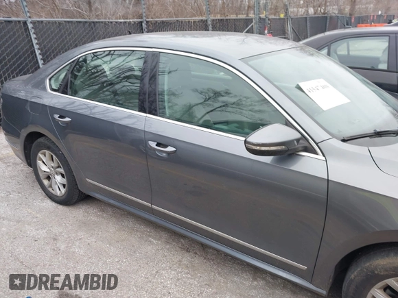 2016 Volkswagen Passat S z VIN 1VWAS7A31GC052520, wystawiony jako IAAI lot #41547408 z przebiegiem 129 730 mil mil oraz . Historia ofert i sprzedaży dostępna na DreamBid. Obrazek 13.