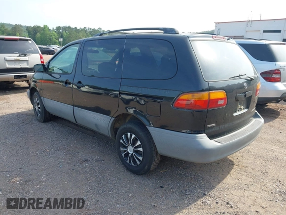 2000 Toyota Sienna LE with VIN 4T3ZF13C4YU193360, listed as a IAAI auction lot 42082985 with 337,131 mi miles and . Bid and sale history available at DreamBid. Image 3.