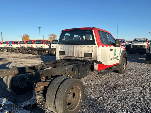 2018 Ford F-450 with VIN 1FD0X4GT2JEC54764, listed as a Copart auction lot 82886554 with 417,934 mi miles and Clean title. Bid and sale history available at DreamBid. Image 4.