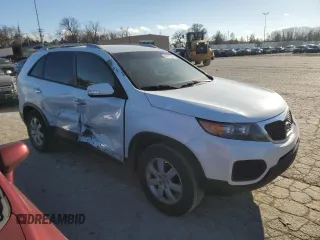 2013 Kia Sorento LX with VIN 5XYKT4A29DG368216, listed as a Copart auction lot 84177224 with 169,666 mi miles and Salvage Title. Bid and sale history available at carsss.com. Image 4.