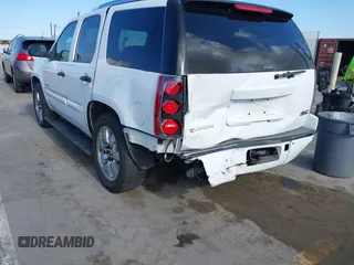 2008 GMC Yukon Denali с VIN 1GKFK63888J118915, выставлен на аукционе IAAI как лот 42262018 с пробегом 218 082 миль миль и . История ставок и продаж доступна на DreamBid. Изображение 6.