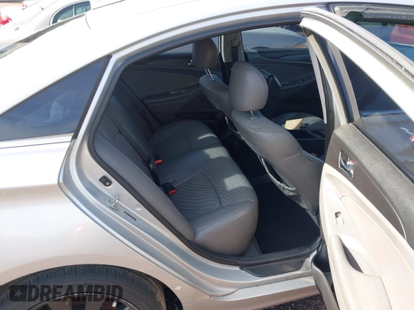 2011 Hyundai Sonata SE with VIN 5NPEC4ACXBH281274, listed as a IAAI auction lot 41433159 with 211,652 mi miles. Bid and sale history available at carsss.com. Image 8.