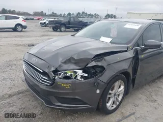2018 Ford Fusion SE with VIN 3FA6P0HD5JR200165, listed as a IAAI auction lot 41492890 with 90,312 mi miles. Bid and sale history available at carsss.com. Image 6.