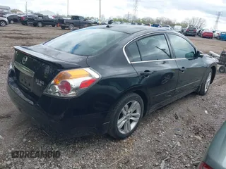 2010 Nissan Altima 3.5 SR with VIN 1N4BL2AP0AN519390, listed as a IAAI auction lot 42092226 with 118,237 mi miles. Bid and sale history available at carsss.com. Image 4.