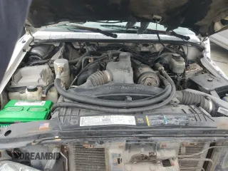 2002 GMC Sonoma SL z VIN 1GTCS145728219657, wystawiony jako Copart lot #85582124 z przebiegiem Nie podano mil oraz Szkody całkowita. Historia ofert i sprzedaży dostępna na DreamBid. Obrazek 11.