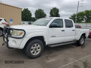 2005 Toyota Tacoma PreRunner z VIN 5TEKU72N55Z041875, wystawiony jako Copart lot #58498115 z przebiegiem 185 347 mil mil oraz Czysty tytuł • Clean title. Historia ofert i sprzedaży dostępna na DreamBid. Obrazek 1.
