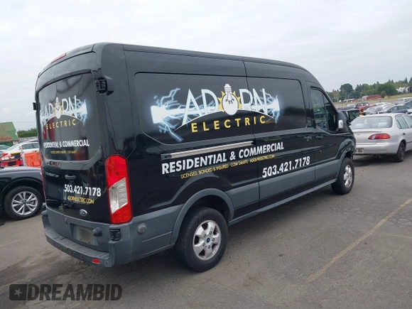 2017 Ford Transit z VIN 1FTYR2CM1HKB48712, wystawiony jako IAAI lot #39946351 z przebiegiem 82 749 mil mil oraz . Historia ofert i sprzedaży dostępna na DreamBid. Obrazek 4.