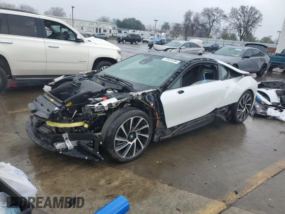 2017 BMW i8 z VIN WBY2Z2C39HV676797, wystawiony jako Copart lot #87025394 z przebiegiem 51 543 mil mil oraz Szkoda całkowita • Salvage title. Historia ofert i sprzedaży dostępna na DreamBid. Obrazek 1.