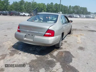 2001 Nissan Altima GXE with VIN 1N4DL01D01C211814, listed as a IAAI auction lot 39859798 with 1 mi miles. Bid and sale history available at carsss.com. Image 4.