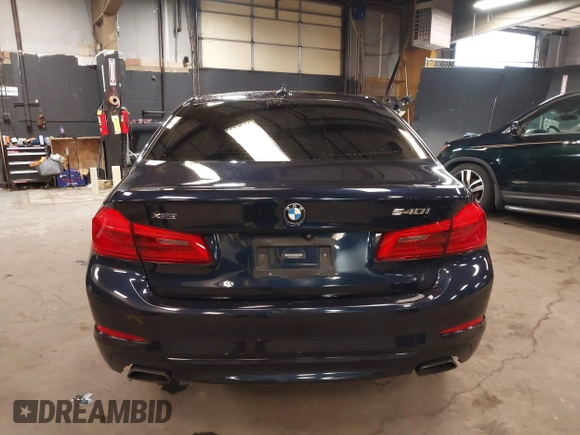 2019 BMW 5 Series 540i xDrive z VIN WBAJE7C53KWW29884, wystawiony jako IAAI lot #42020658 z przebiegiem 68 389 mil mil oraz . Historia ofert i sprzedaży dostępna na DreamBid. Obrazek 16.
