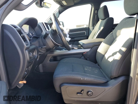 2020 Ram 1500 Big Horn z VIN 1C6SRFFT7LN162323, wystawiony jako Copart lot #85539604 z przebiegiem 25 268 mil mil oraz Szkoda całkowita • Salvage title. Historia ofert i sprzedaży dostępna na DreamBid. Obrazek 7.