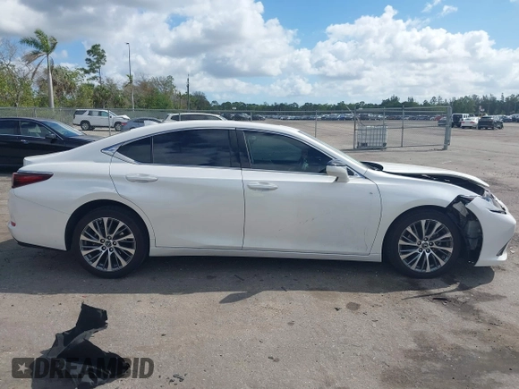 2020 Lexus ES with VIN 58ADZ1B16LU060952, listed as a IAAI auction lot 41564044 with 51,496 mi miles. Bid and sale history available at carsss.com. Image 13.